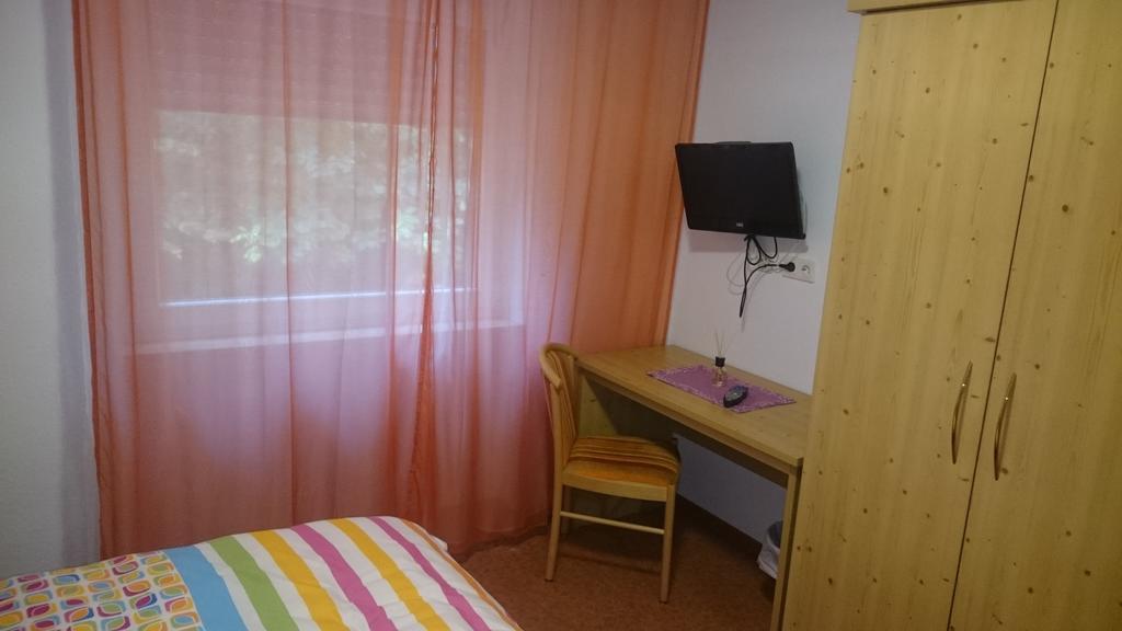 Gasthof Wilhelm Tell Fremdenzimmer Zirndorf Buitenkant foto