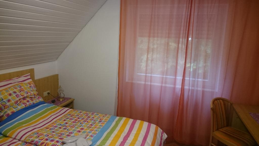 Gasthof Wilhelm Tell Fremdenzimmer Zirndorf Buitenkant foto