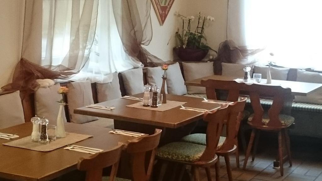 Gasthof Wilhelm Tell Fremdenzimmer Zirndorf Buitenkant foto