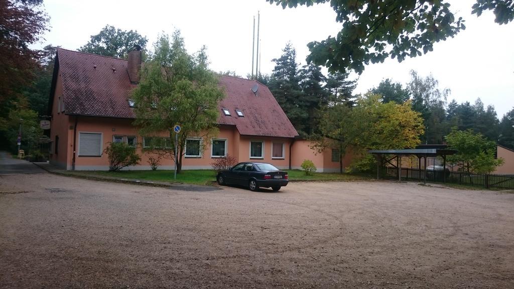 Gasthof Wilhelm Tell Fremdenzimmer Zirndorf Buitenkant foto